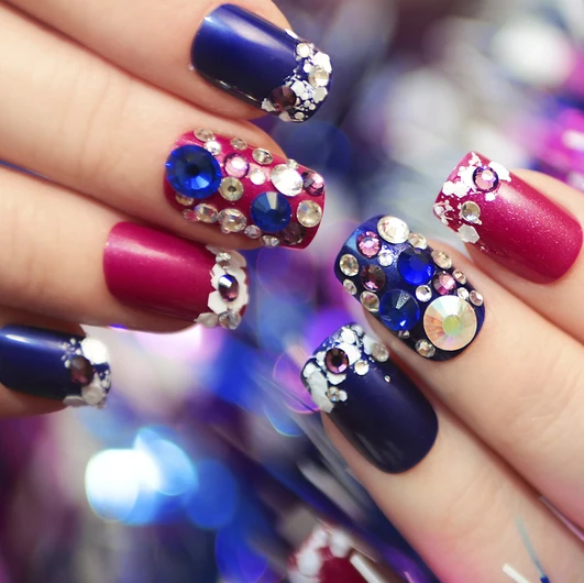  Nails