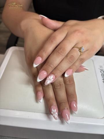 Diamond Nails Salon