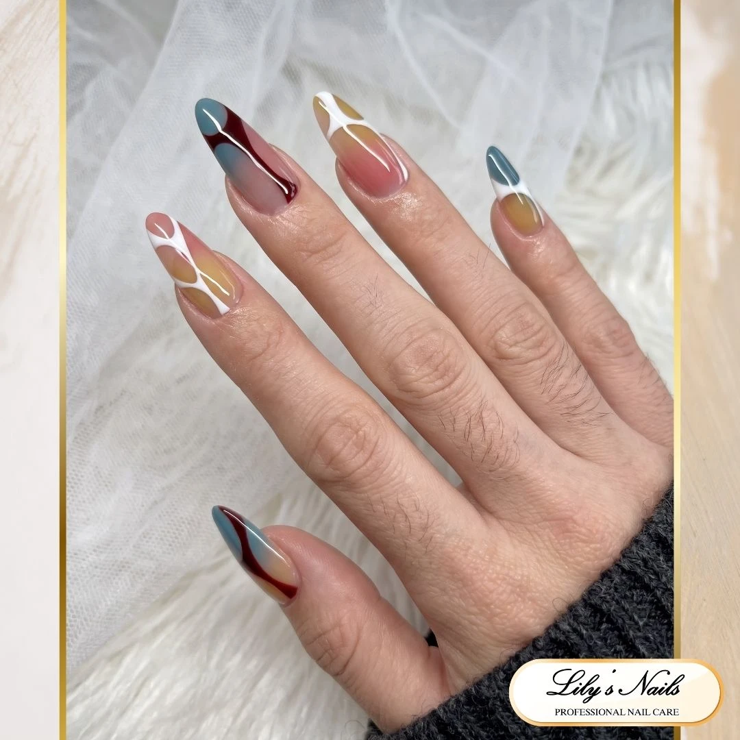 LILY'S NAILS