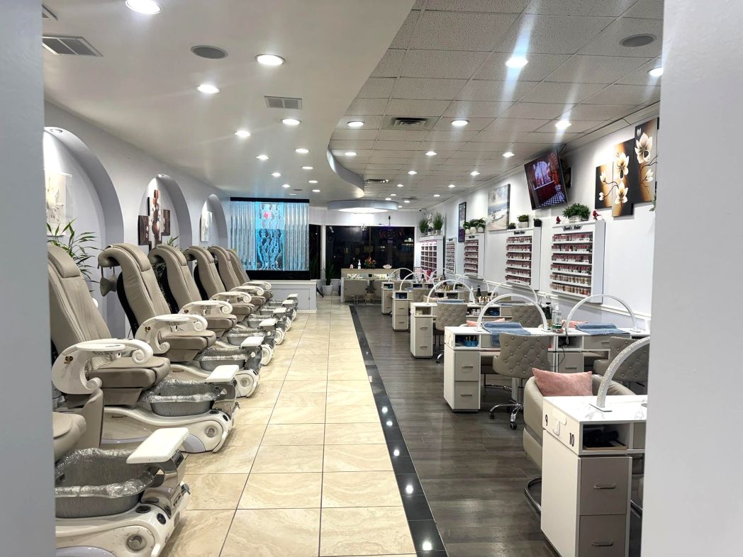 Attractive Nails & Spa