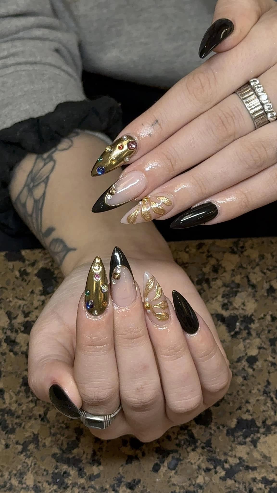 Daisy-Nails-1