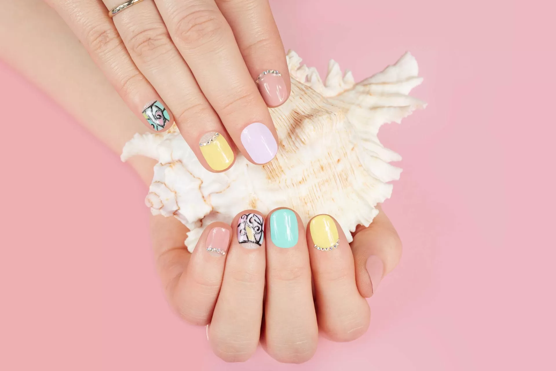 Pure Nails Lounge 3