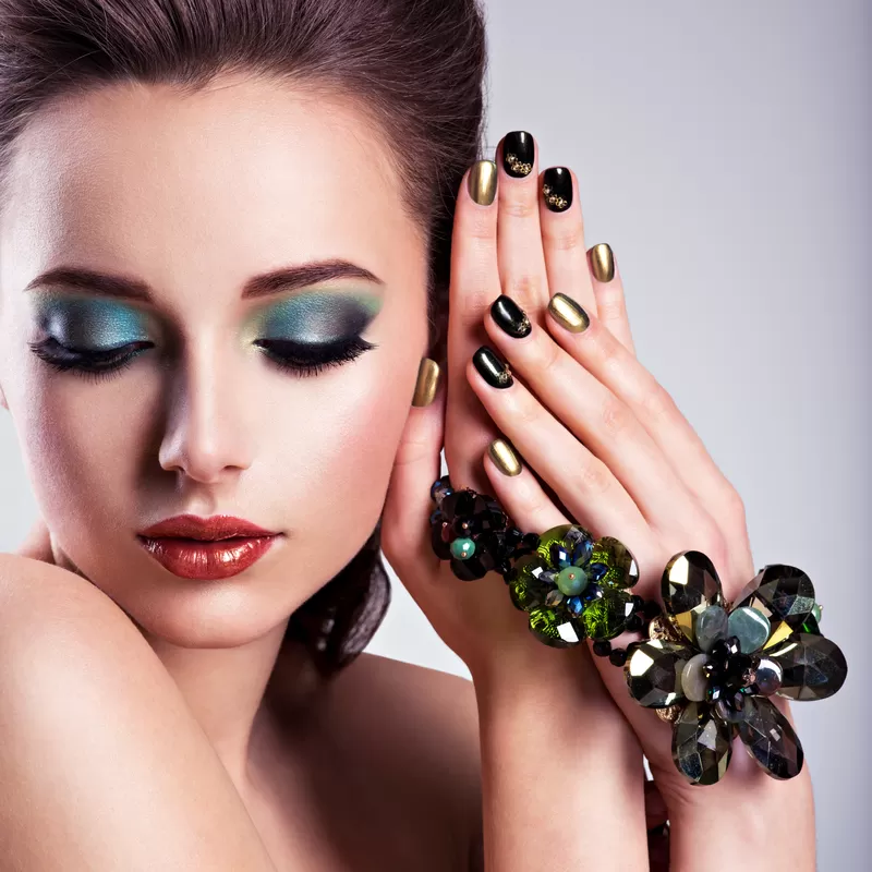 nails
