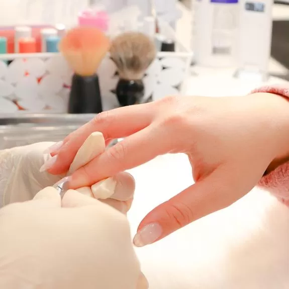 MANICURE