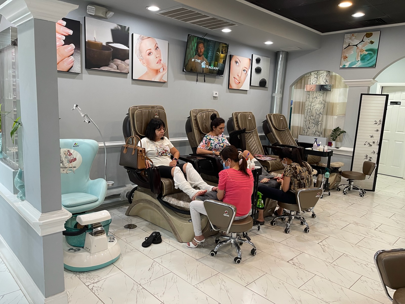 Professional Nail care for Ladies and Gentlemen