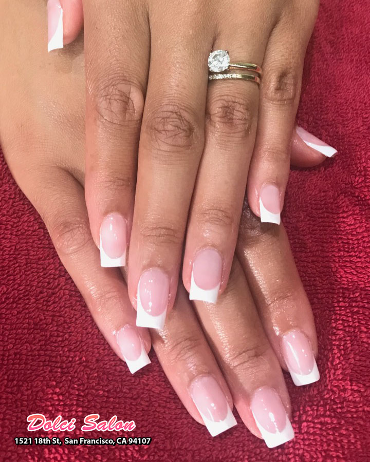 Autumn beauty reaches its peak when your nails perfectly capture the season's cozy essence.