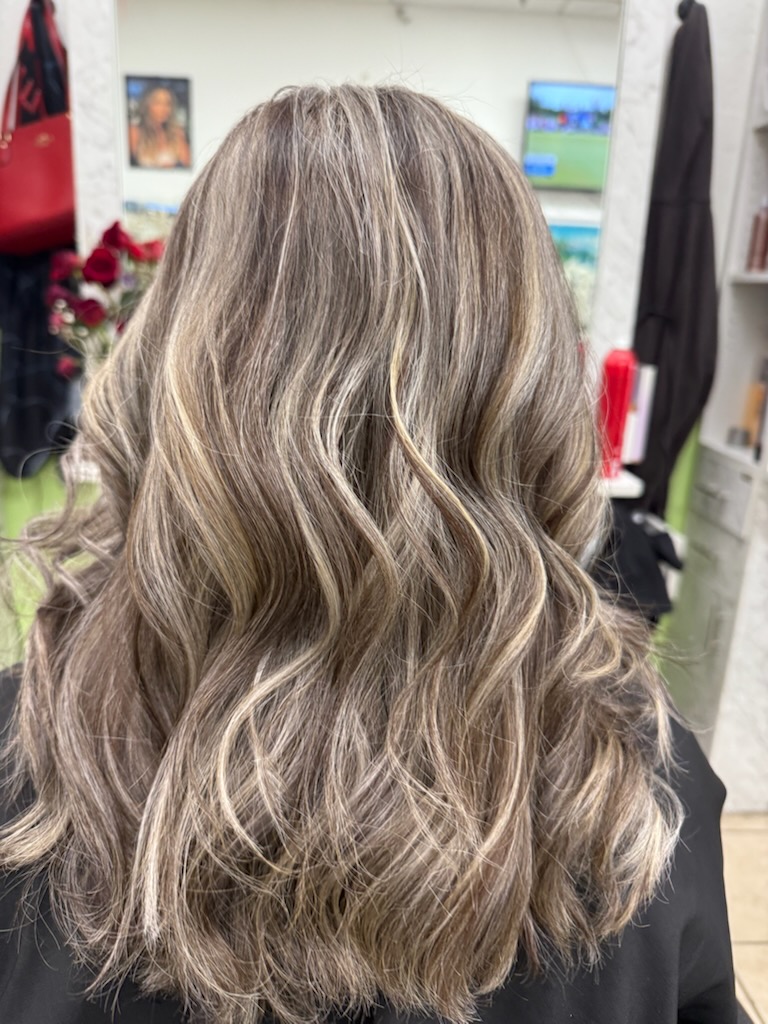 Color Hair & Nails (1)