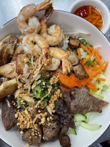  What are the reviews of the customers after eating at  at Thanh Phuong Restaurants  - Vietnamese and Chinese food restaurant in Pearland, TX 77581