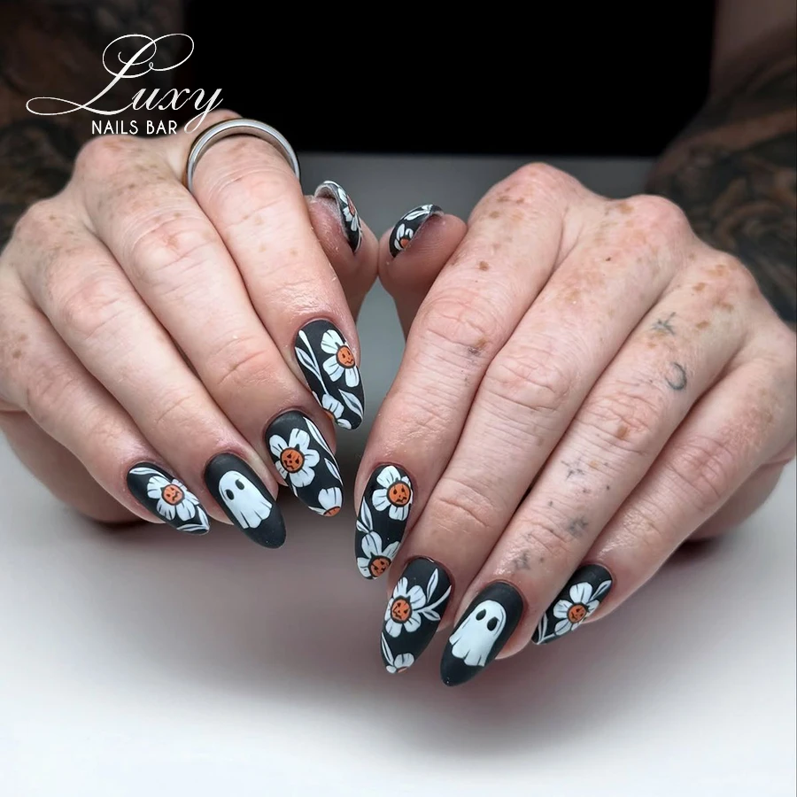 LUXY NAILS BAR