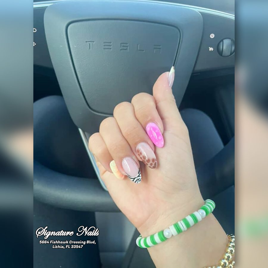 SIGNATURE NAILS-12052025 (10)