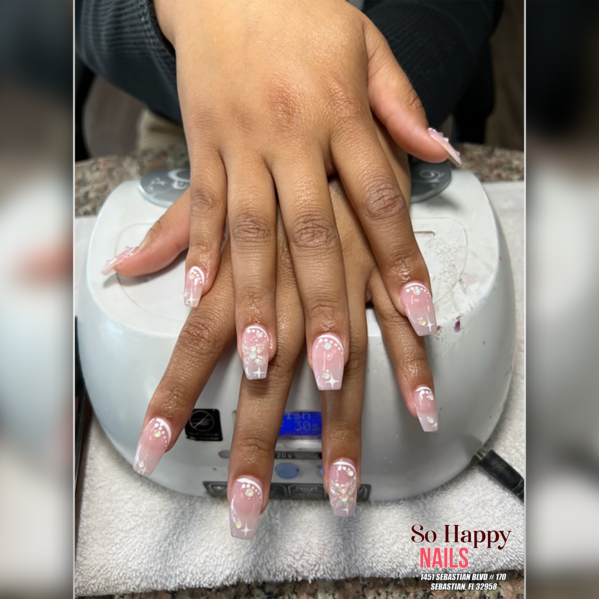 nail salon 32958