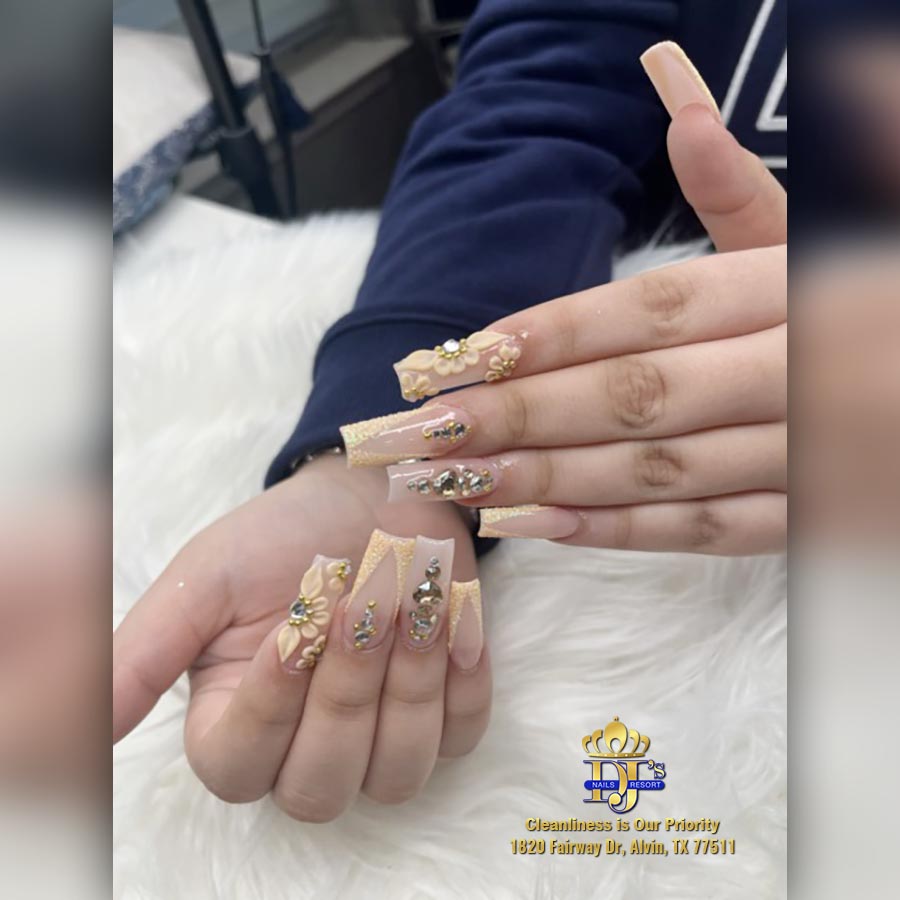 DJs-NAILS-RESORT-in-Alvin-TX-77511