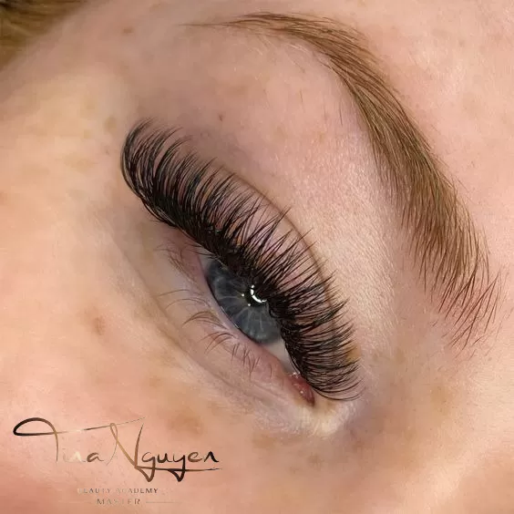 Lash extensions: the shortcut to beautiful, fluttery lashes.