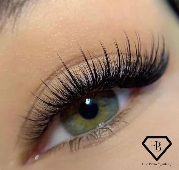 eyelash-extension-tina-beauty-in-springvale-south-vic-3172