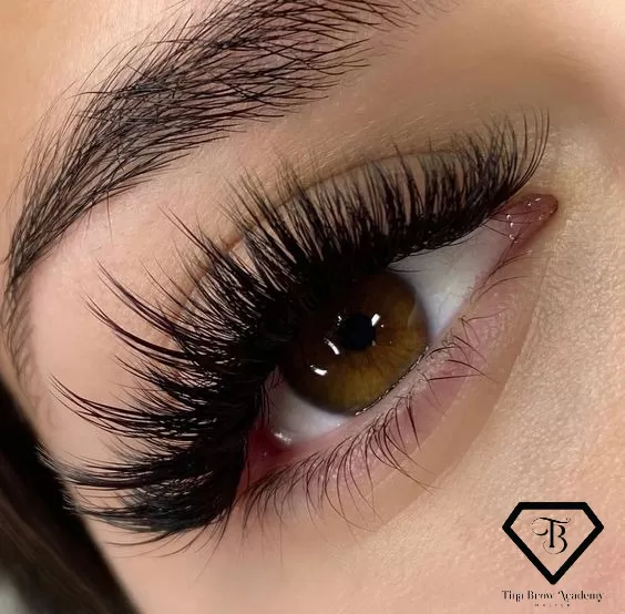 eyelash-extension-tina-beauty-in-springvale-south-vic-3172