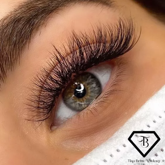 eyelash-extension-tina-beauty-in-springvale-south-vic-3172