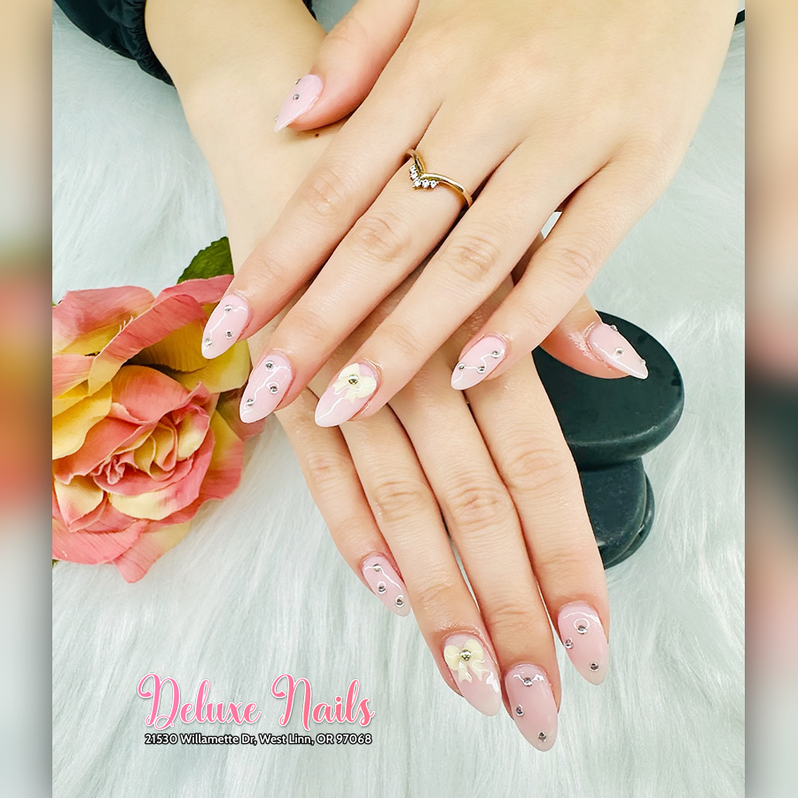 Deluxe Nails Salon In West Linn OR 97068_12_12