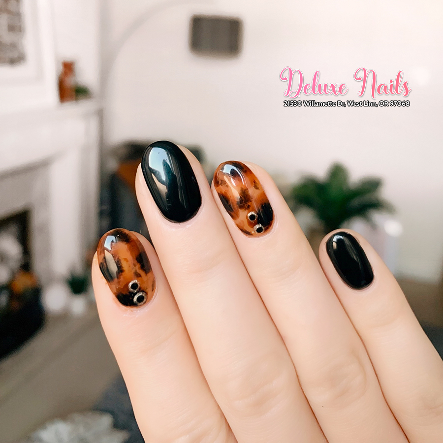 Deluxe Nails Salon In West Linn OR 97068_12_9