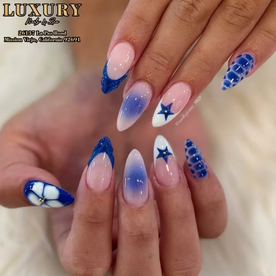Minimalist nail art