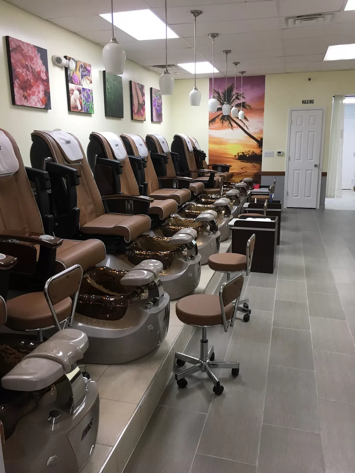 Nail Salon Nail Salon