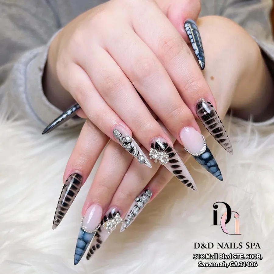 Trendy nail design