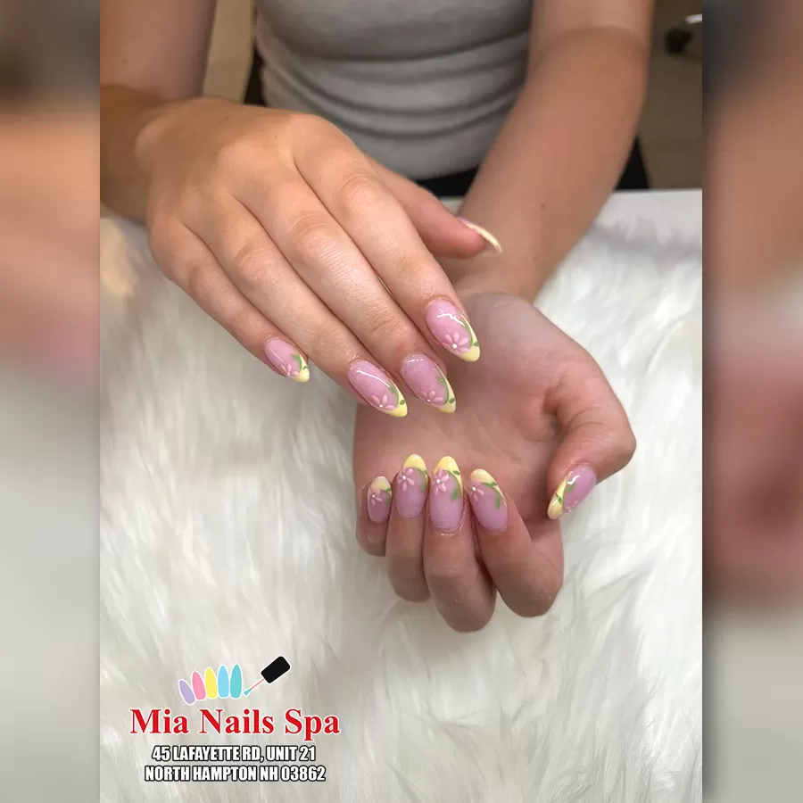 Mia Nails Spa  (1)
