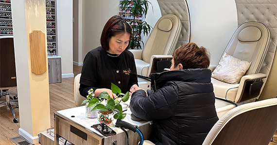 https://nz-website-media-r2-pub.gocheckin.net/15497-10131/page/about-WhiteDaisyNailSpa_1-88677.png