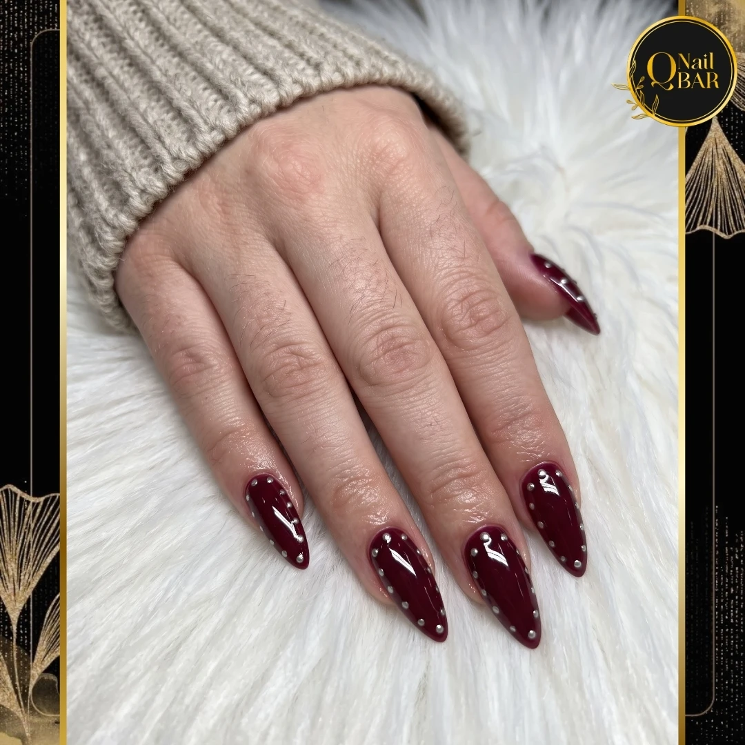  Q NAIL BAR