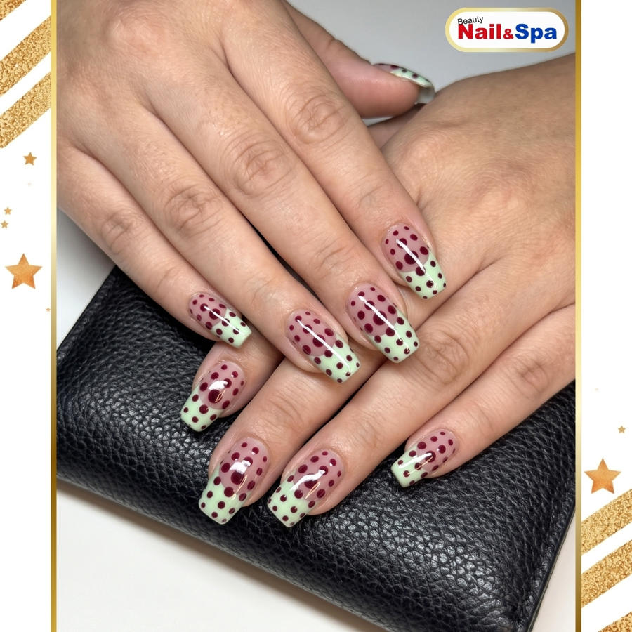 Trendy nail design