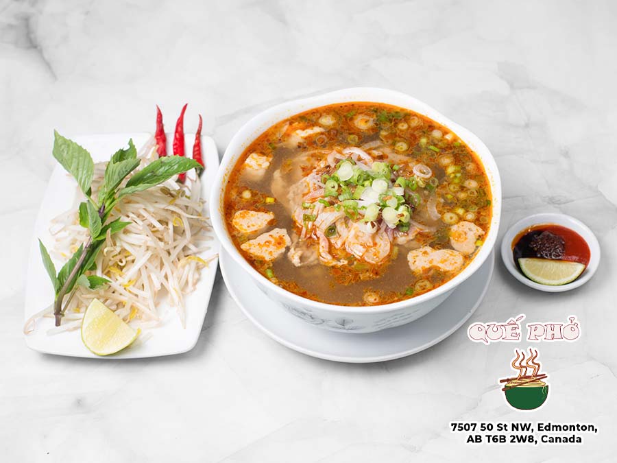 Que Pho Vietnamese Kitchen in Edmonton, AB T6B 2W8_3