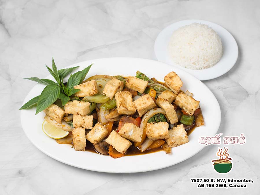 Que Pho Vietnamese Kitchen in Edmonton, AB T6B 2W8_4