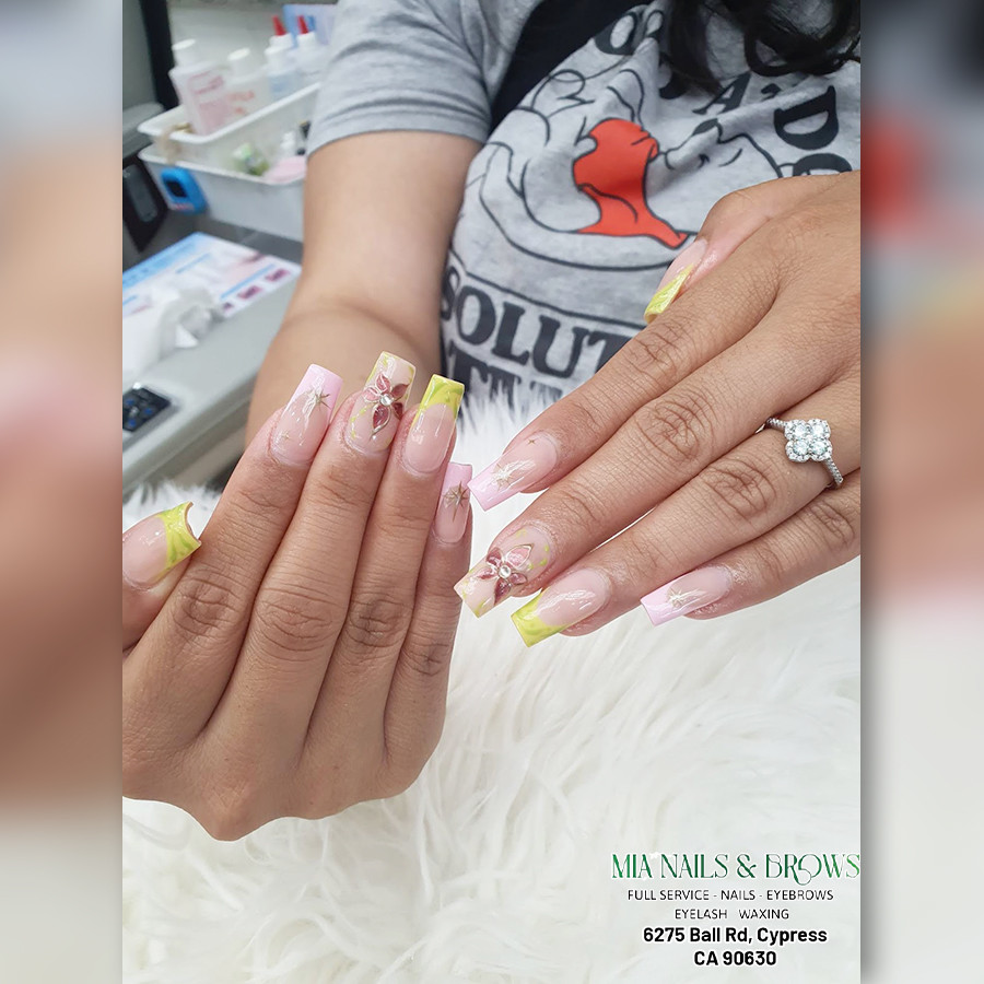 Mia Nails & Brows (14)