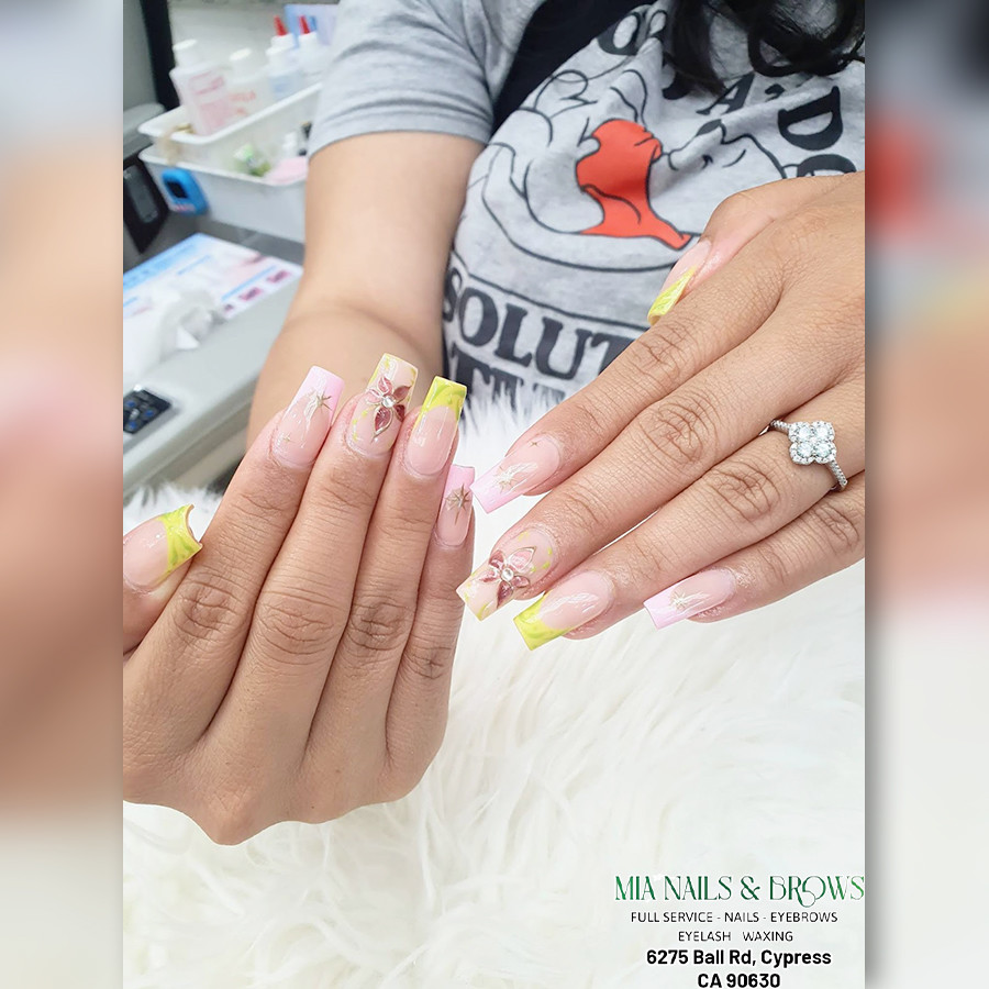 Mia Nails & Brows (15)