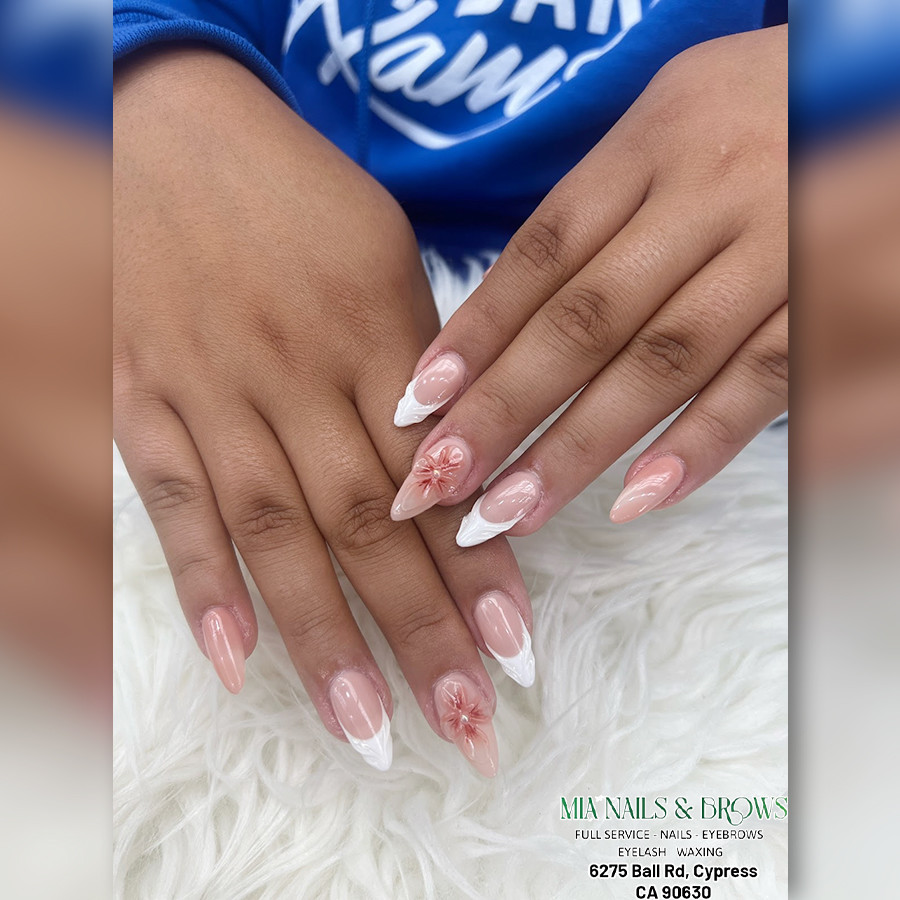 Mia Nails & Brows (9)