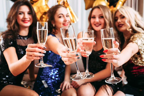 Host a Party with Deluxe Nails Spa & Lash Salon in Livonia, MI 48150