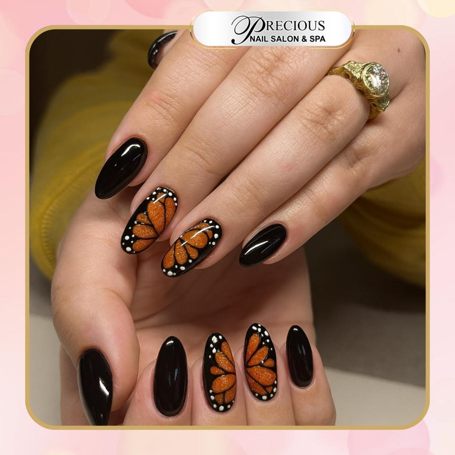 Halloween nail design