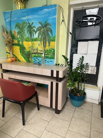 Nail Salon