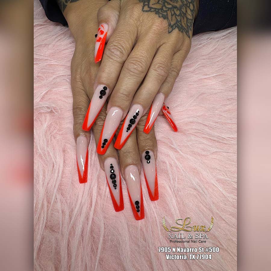 Lux Nails & Spa