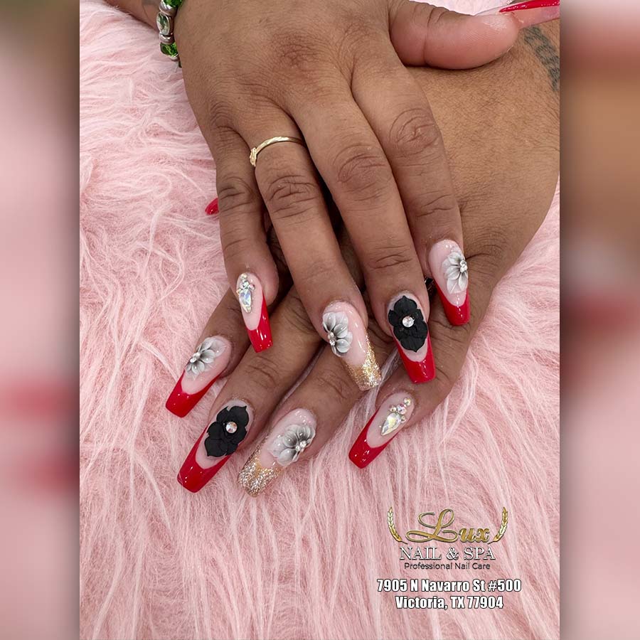 Lux Nails & Spa