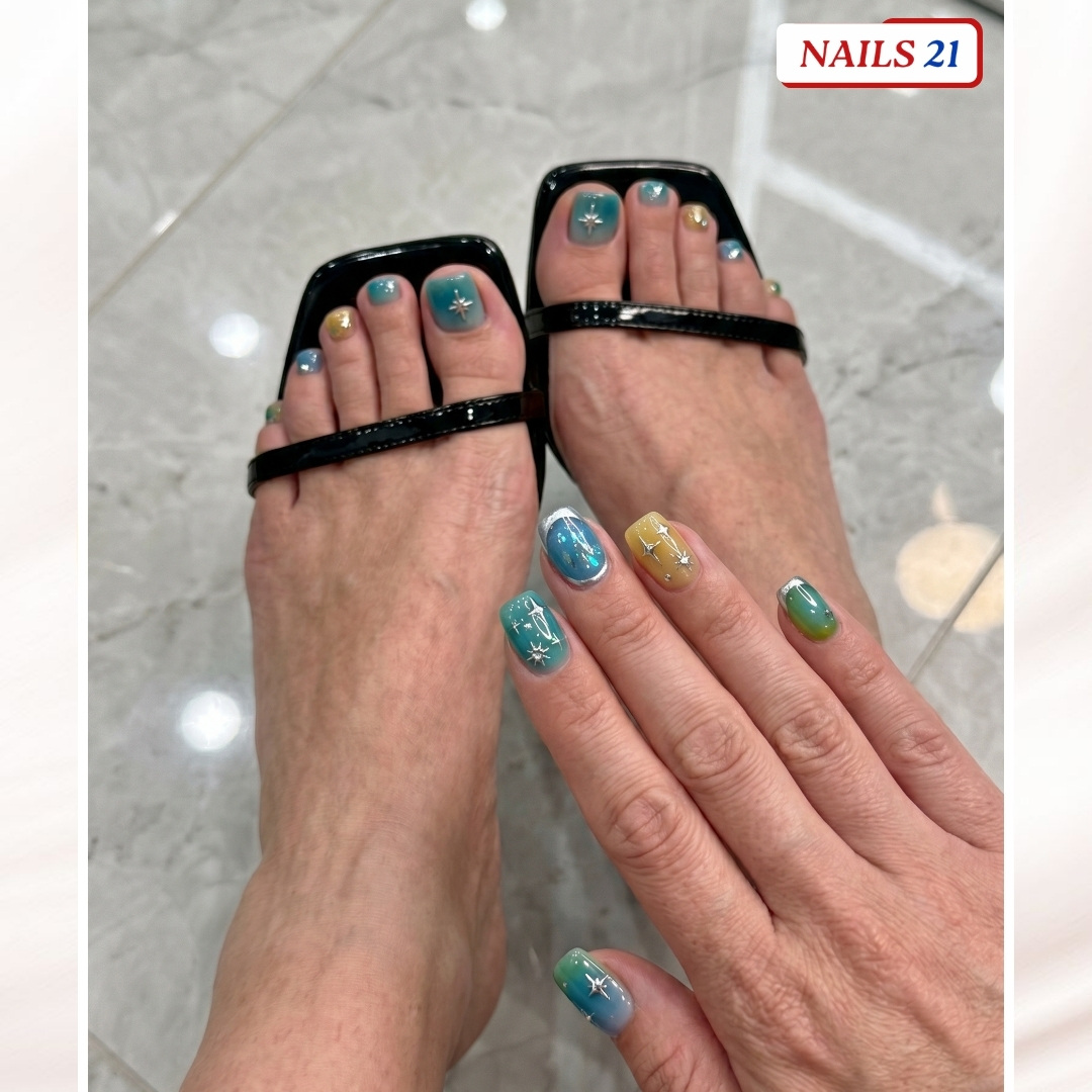 Nails 21