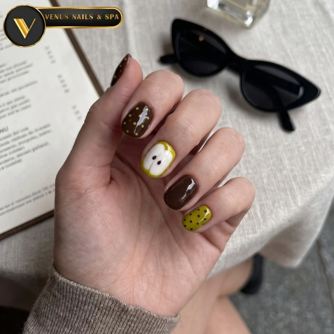  Venus Nails & Spa