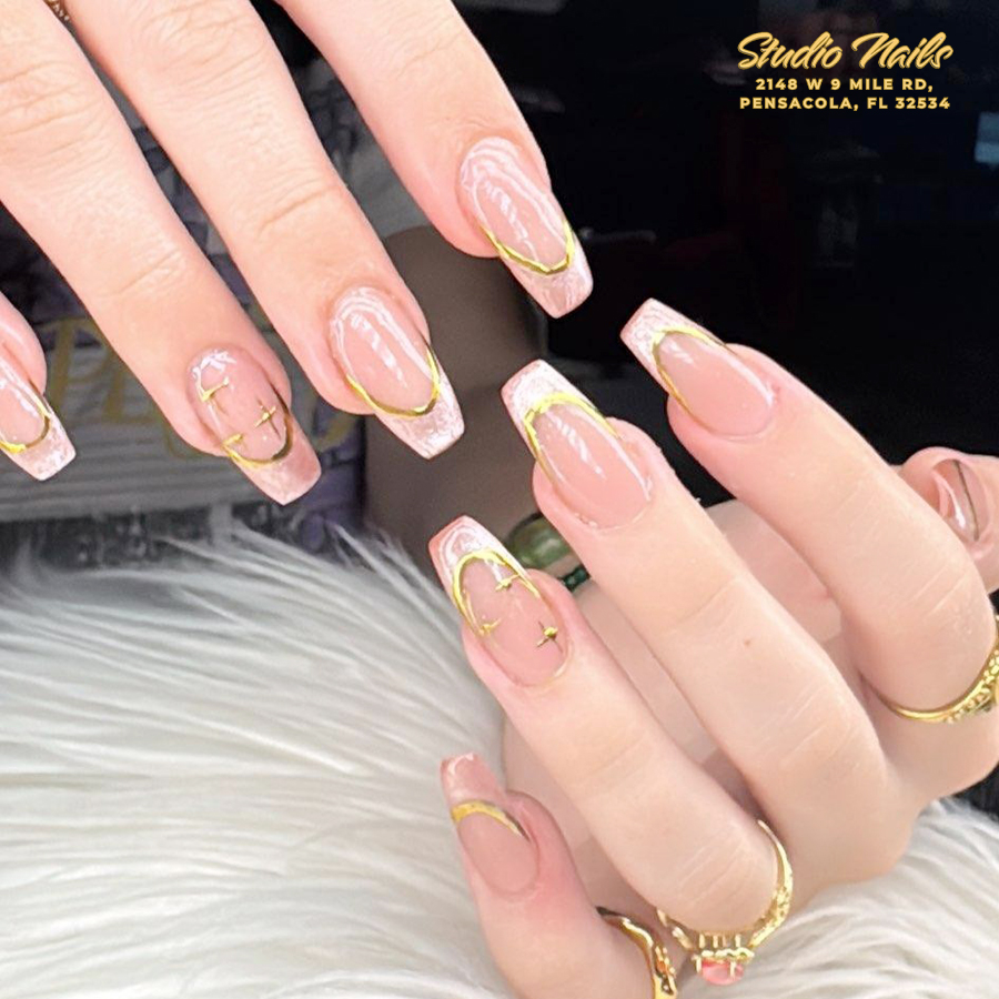 Studio Nails