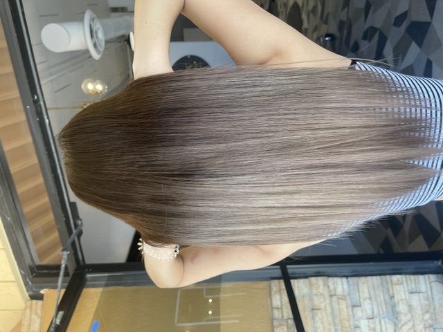 Hair Bleach Service 1