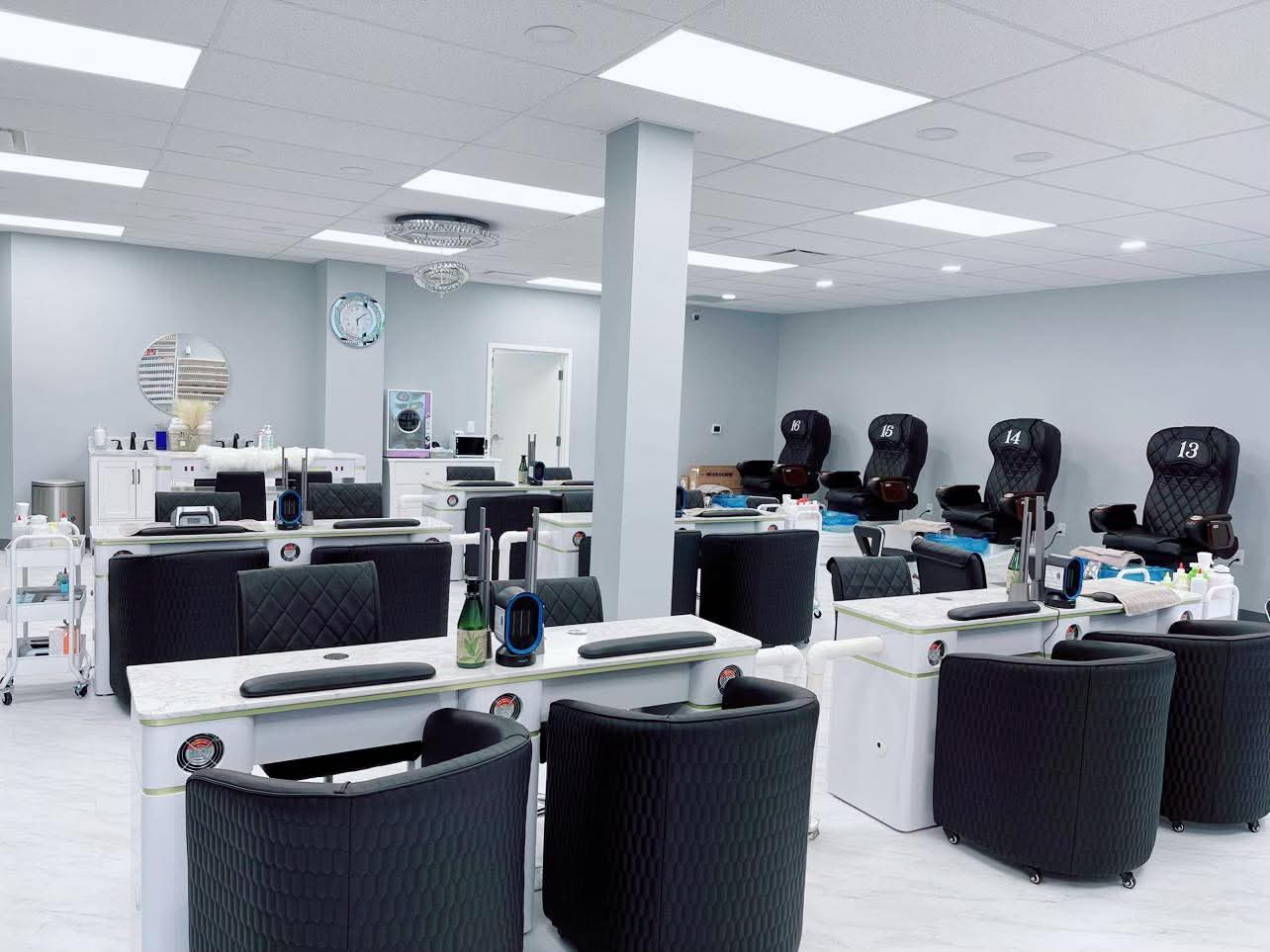 Lavish Nail Spa