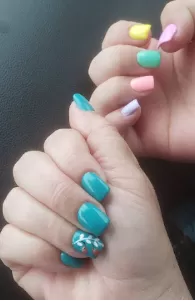 What are the reviews of the customers after using nail services at Island Nails - nail salon 95678