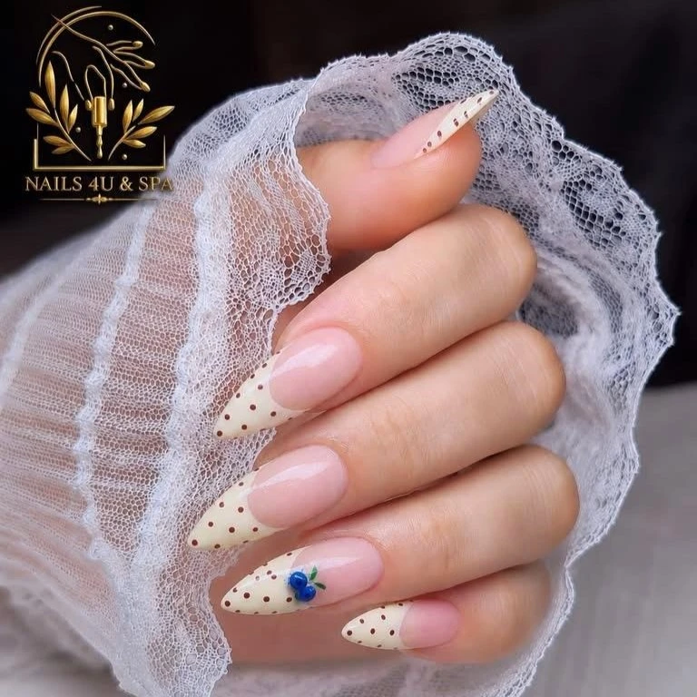 nails