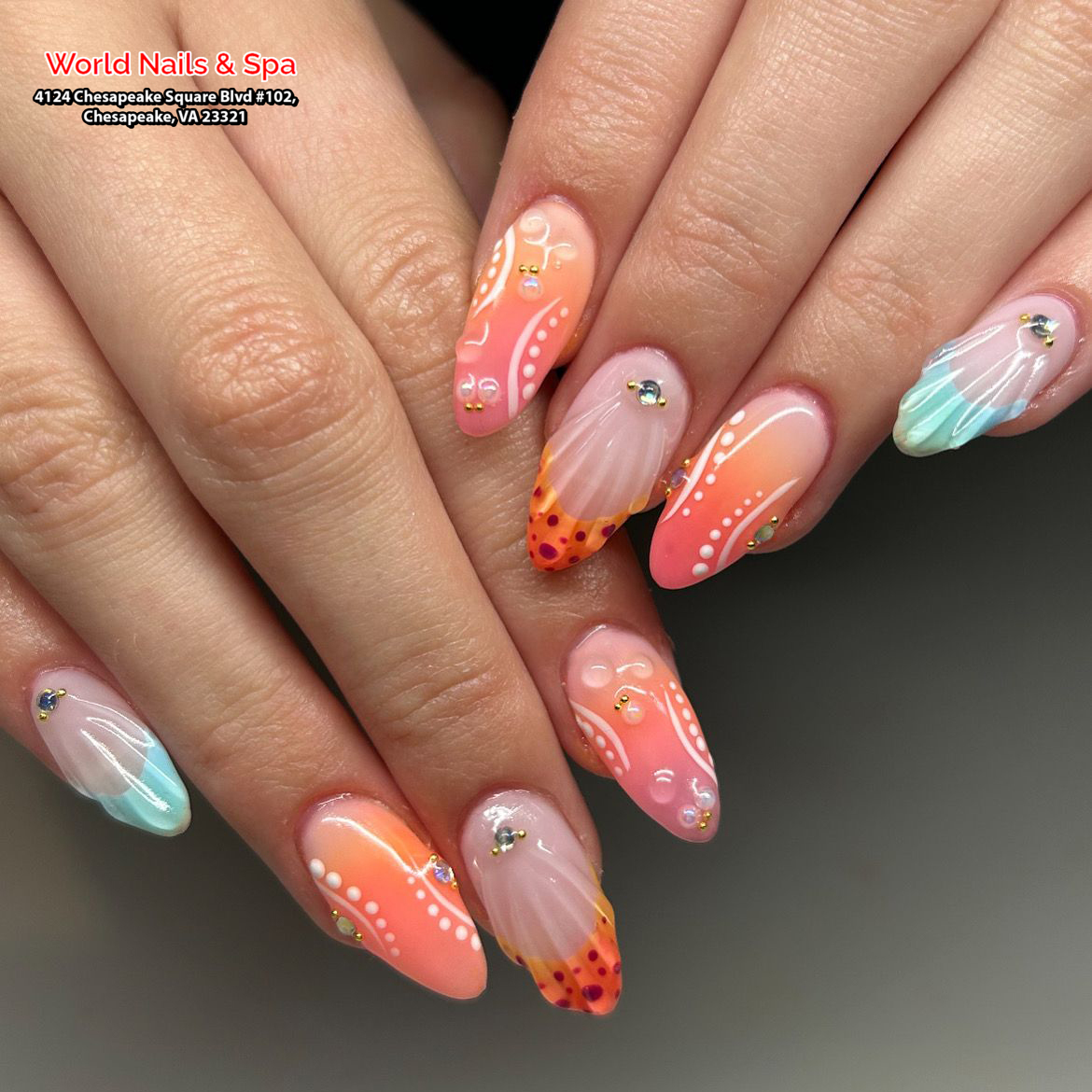 World Nails & Spa