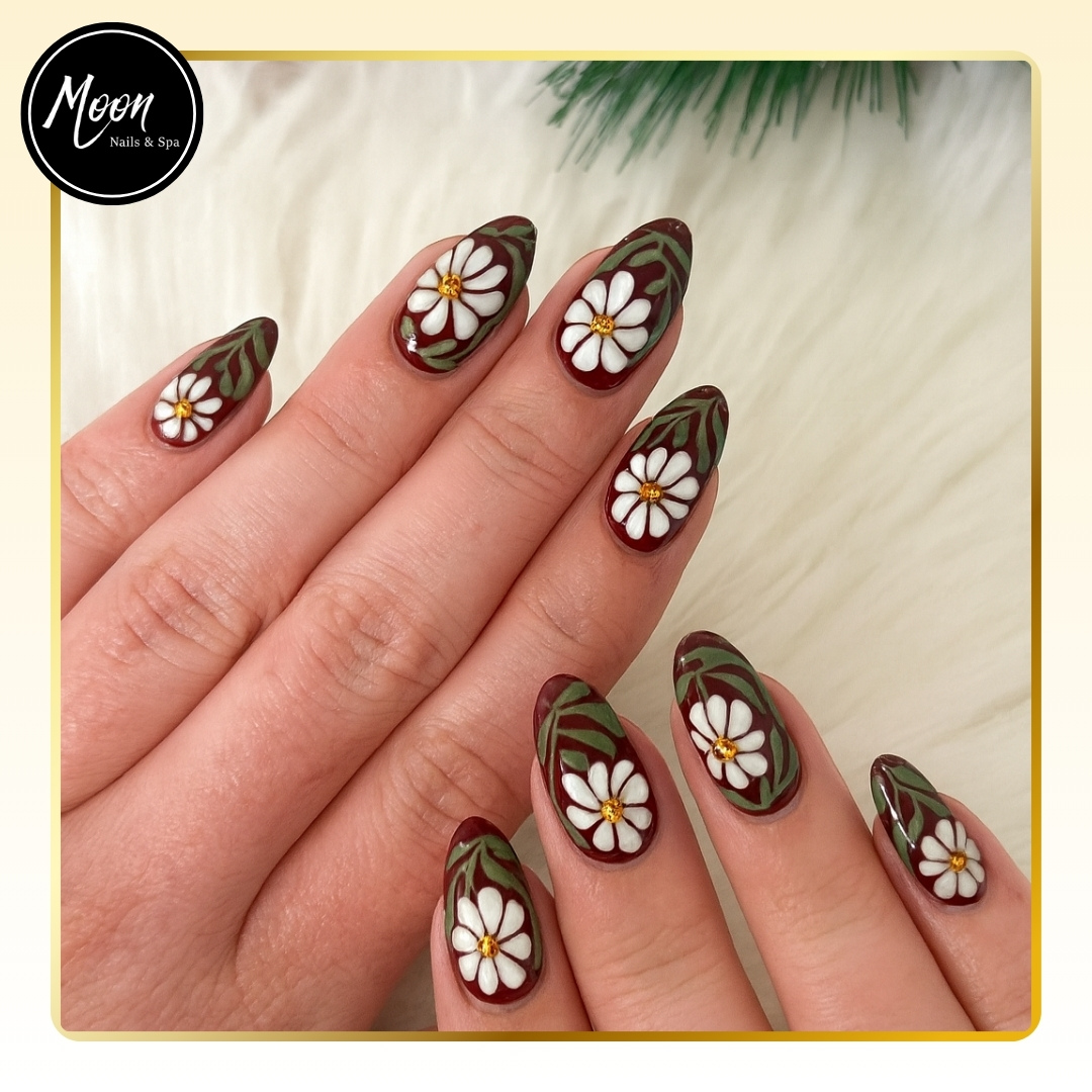 MOON NAILS &amp; SPA