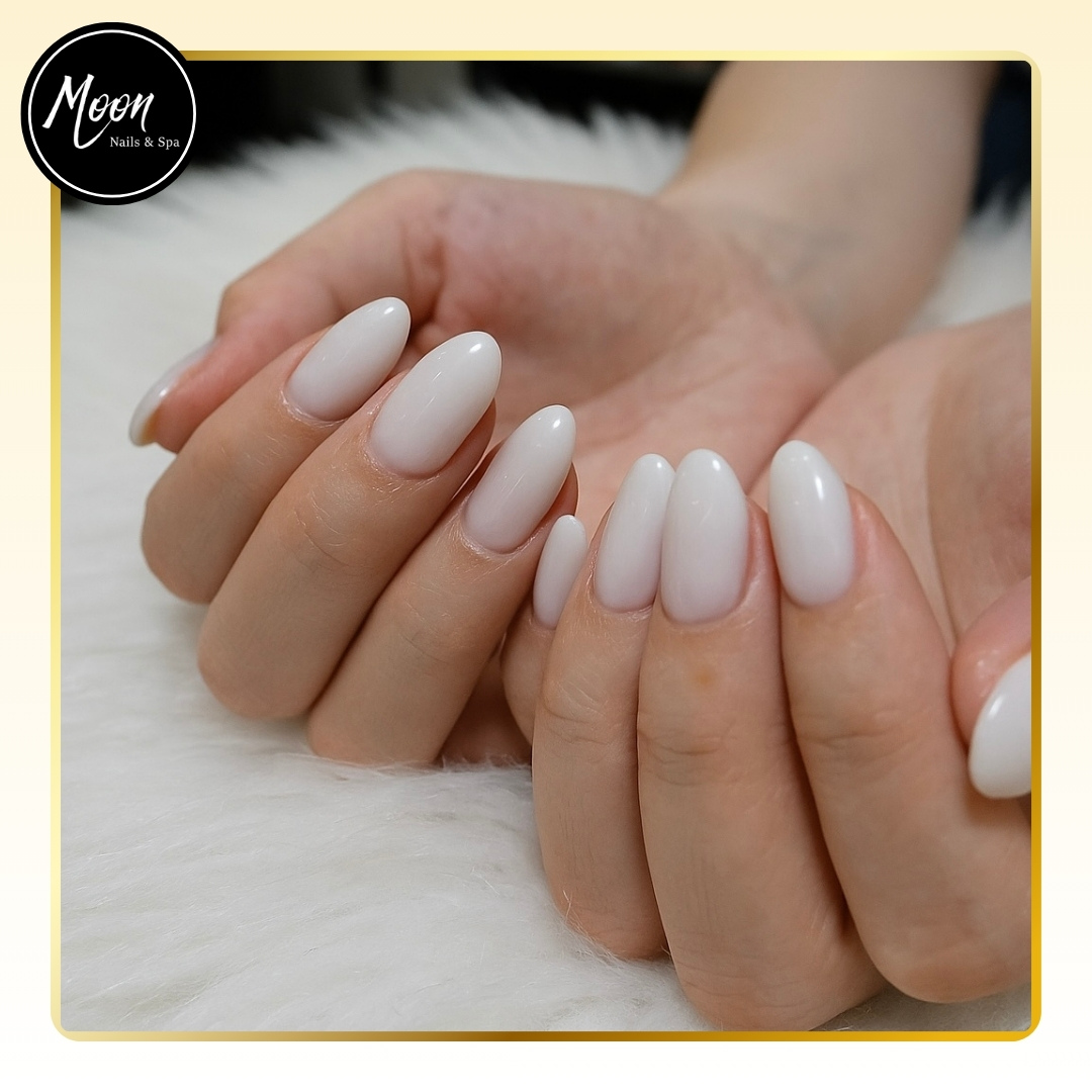 MOON NAILS &amp; SPA