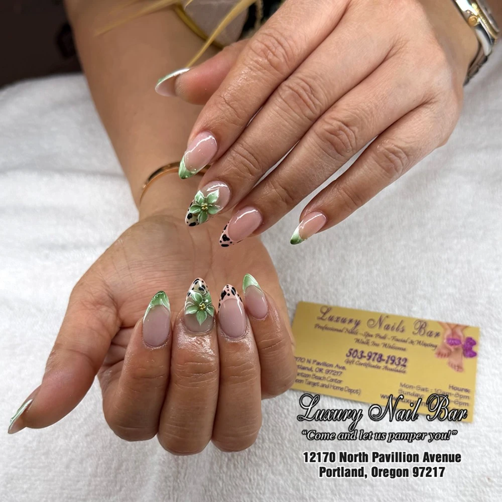  Luxury Nail Bar